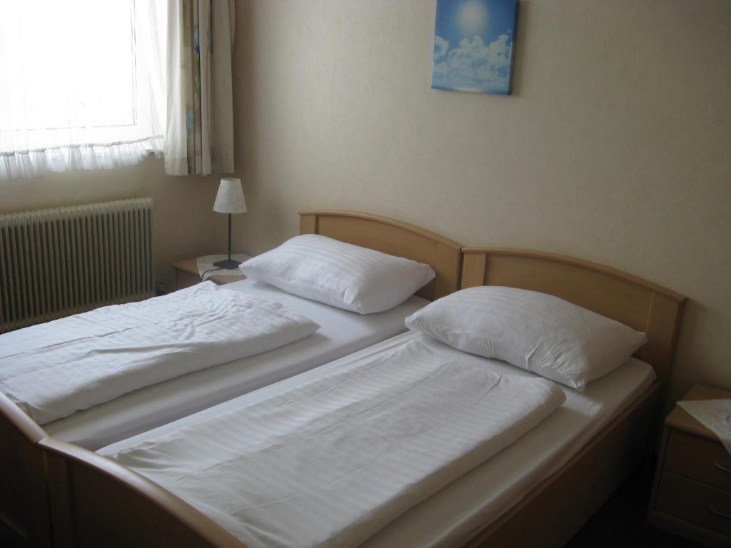 Hotel Gasthaus Roter Hahn Höflein an der Donau Zimmer foto