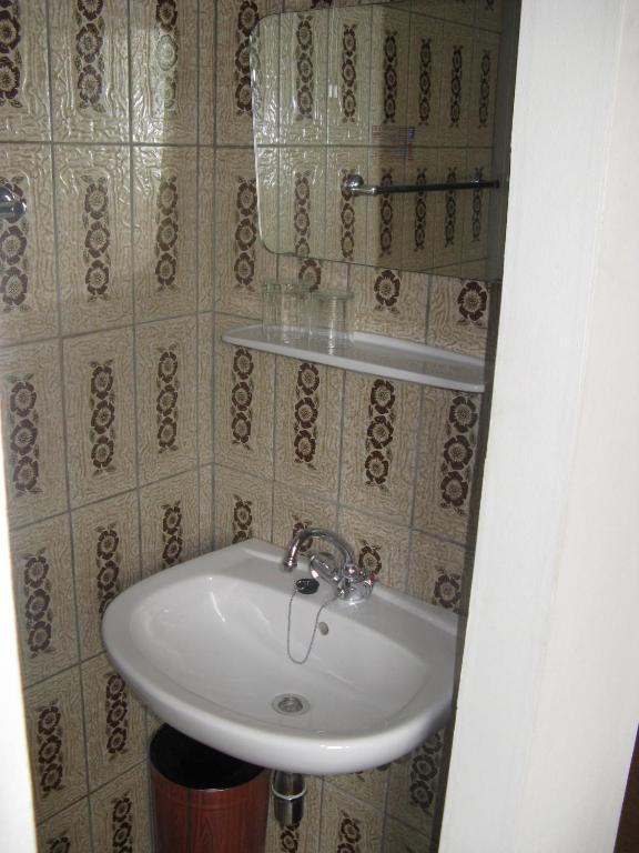 Hotel Gasthaus Roter Hahn Höflein an der Donau Zimmer foto