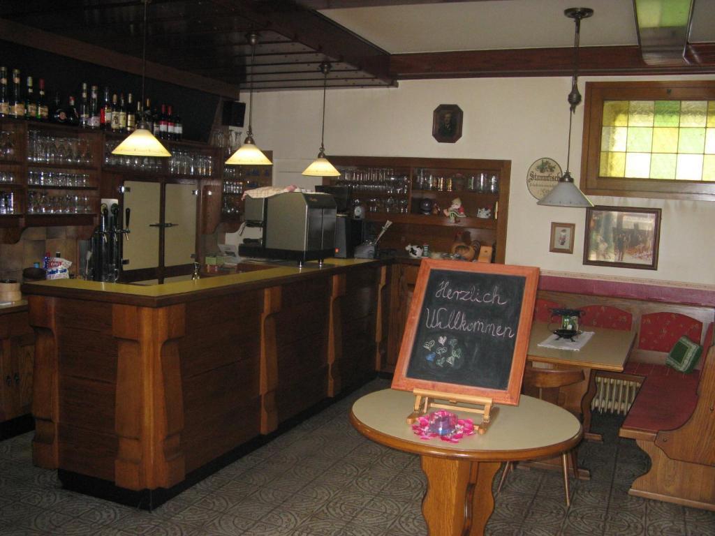 Hotel Gasthaus Roter Hahn Höflein an der Donau Exterior foto